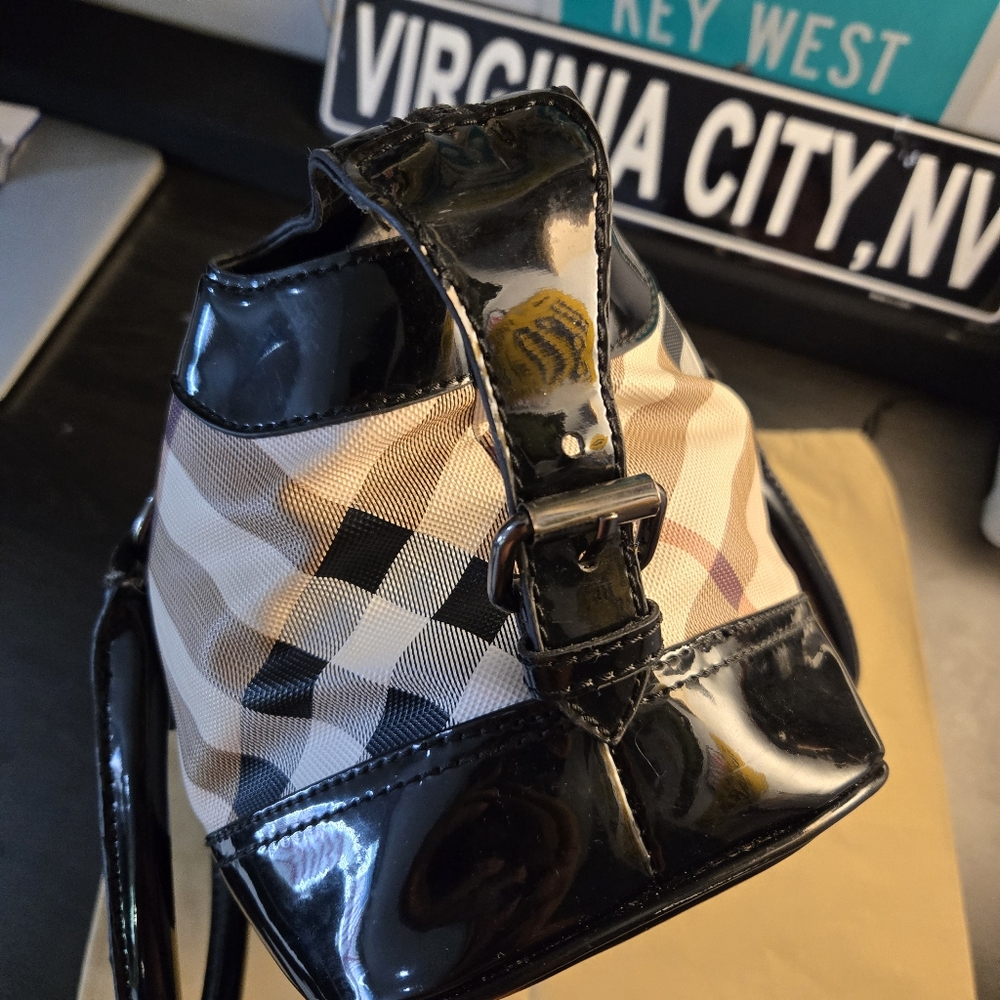 BURBERRY Nova Check Hand Bag PVC X Patent Leather - Picture 7 of 13